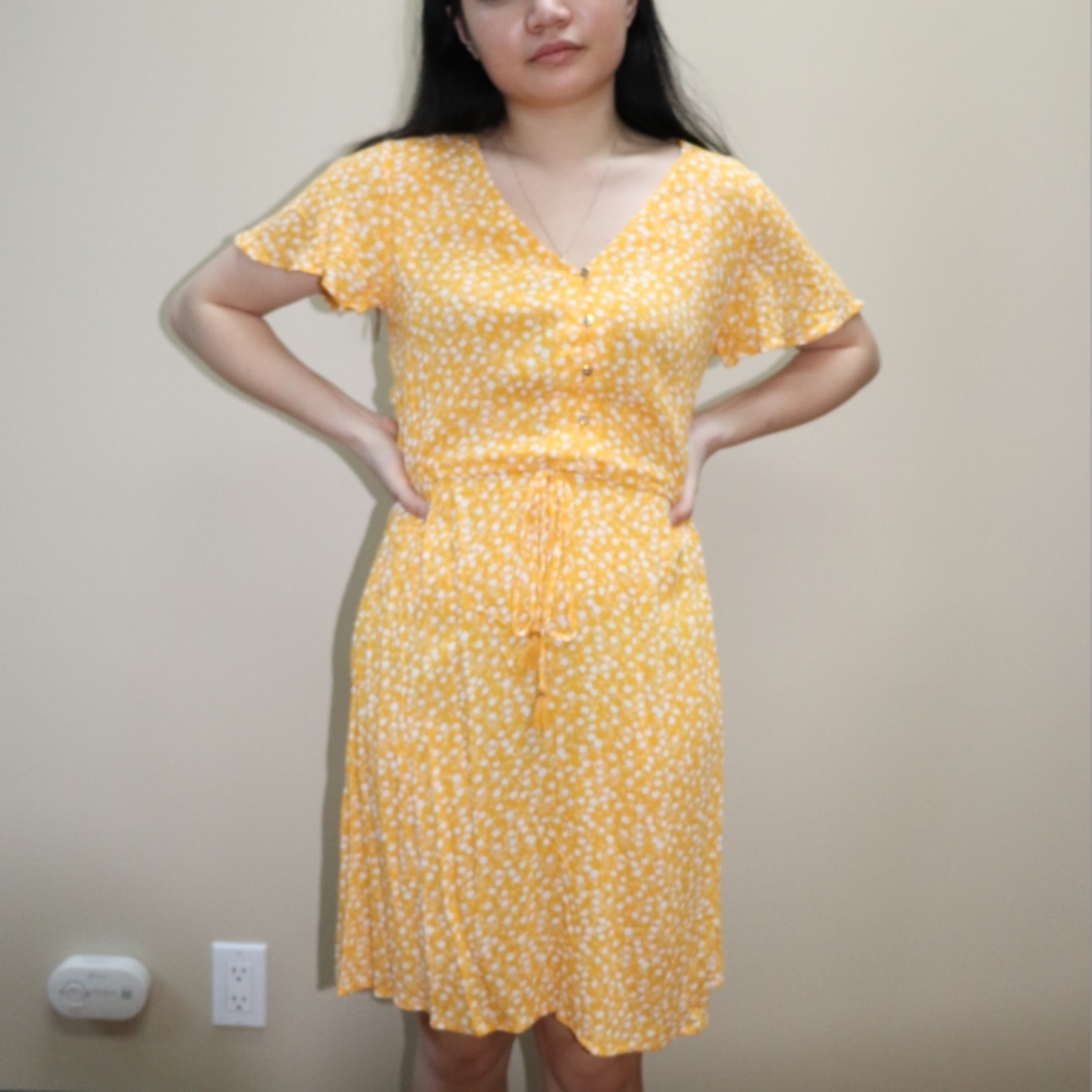 H&M Yellow V-neck Floral